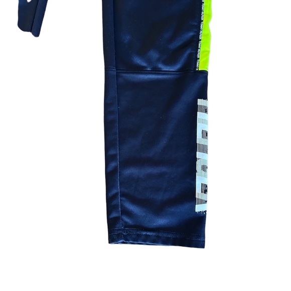 Tommy Hilfiger - Picture 3 of 3